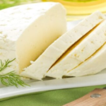 كم عدد السعرات الحرارية في الجبن؟
