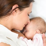 ما هي الاطعمة التي يجب تجنبها اثناء الرضاعة؟